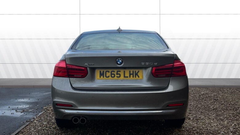 BMW 3 Series 330d xDrive Luxury 4dr Step Auto Diesel Saloon